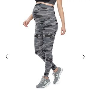 🤰🏻🤰🏻🤰🏻SOLD SOLD SOLD🤰🏻🤰🏻Maternity Full Belly Camo leggings